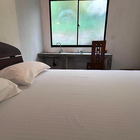 Unawatuna White Villa Bagian luar foto