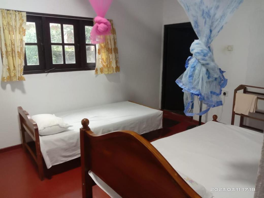 Unawatuna White Villa Bagian luar foto