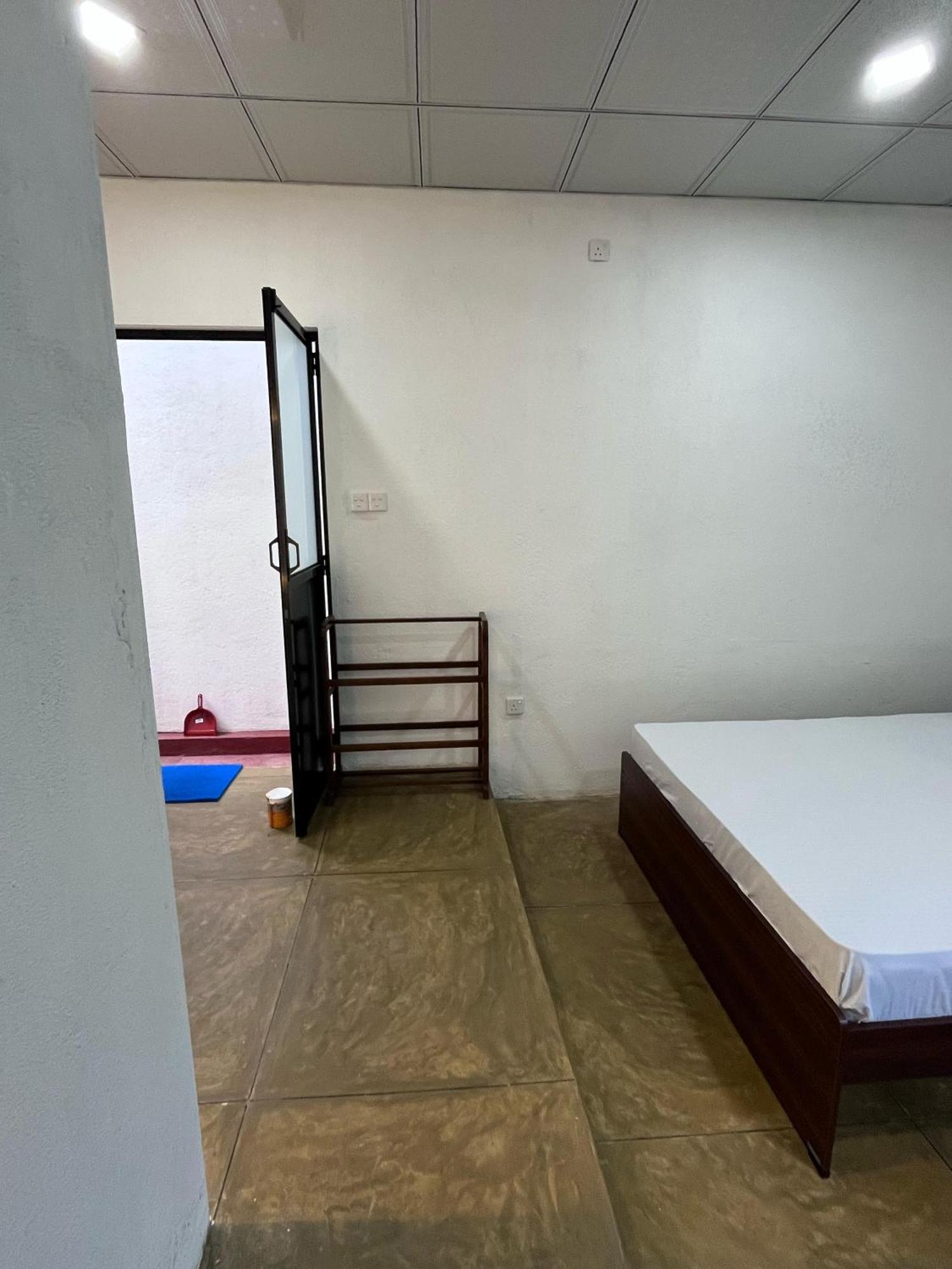 Unawatuna White Villa Bagian luar foto