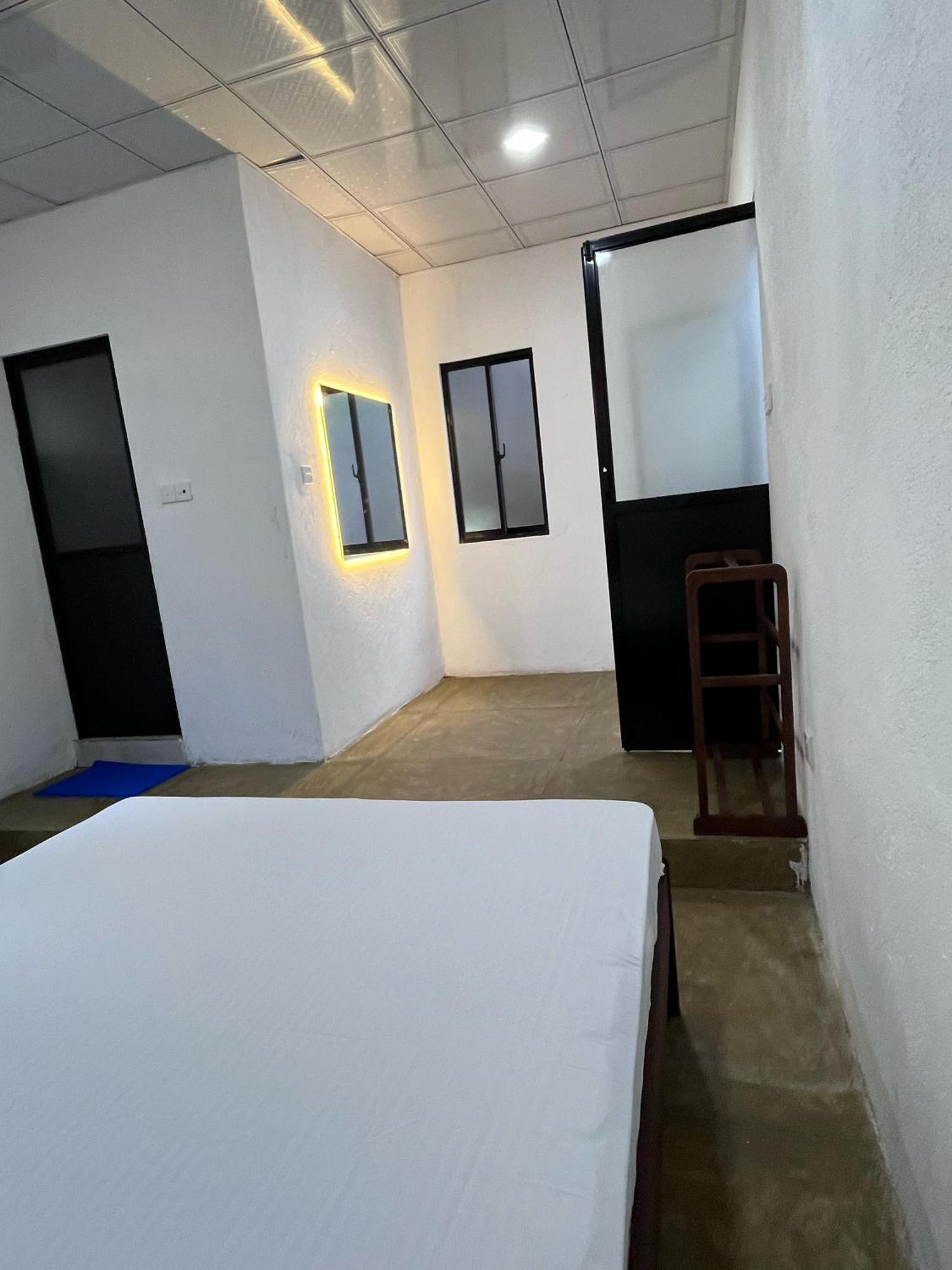 Unawatuna White Villa Bagian luar foto